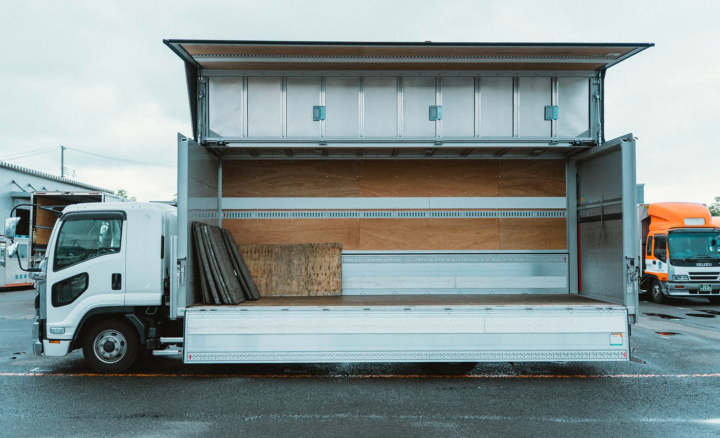 4tウイングゲート車